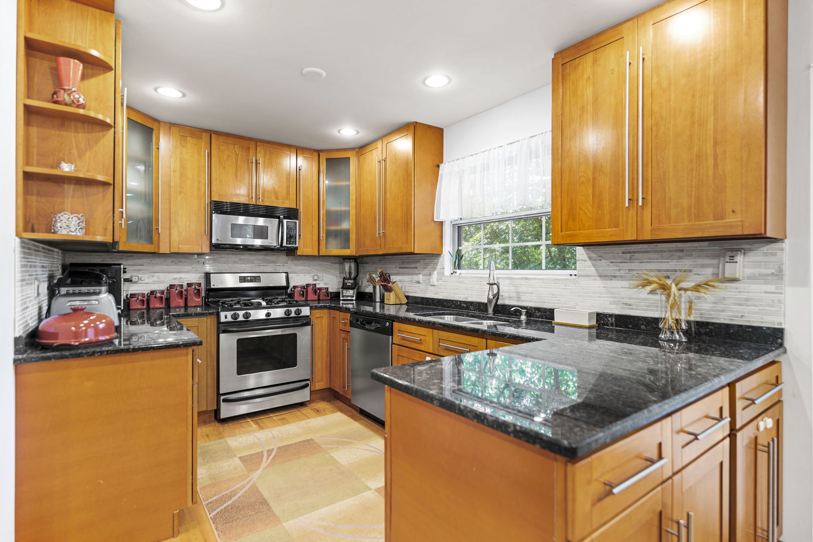 1108 Oak Ridge Drive Streamwood, IL 60107 - Photo 8 of 68