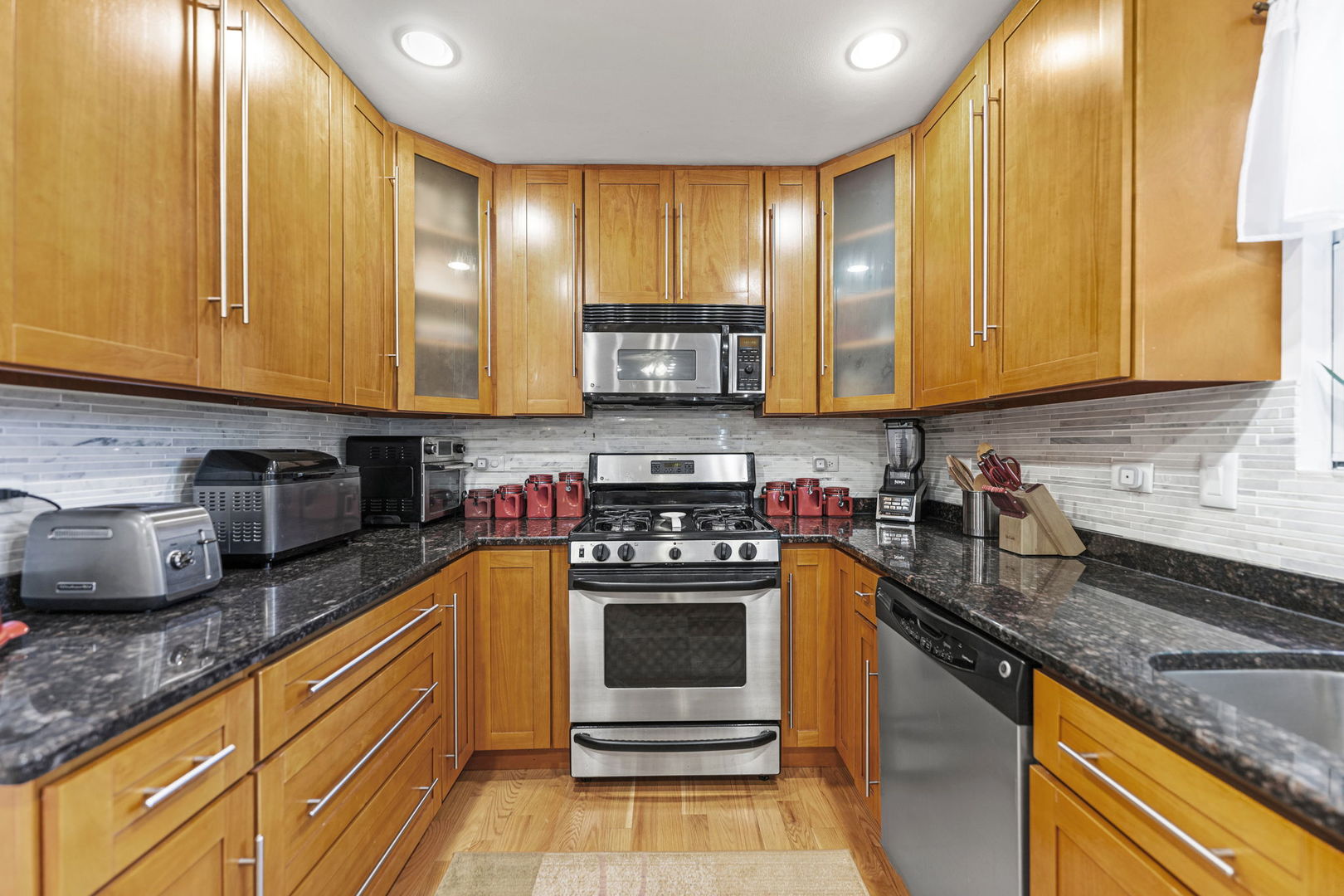 1108 Oak Ridge Drive Streamwood, IL 60107 - Photo 9 of 68