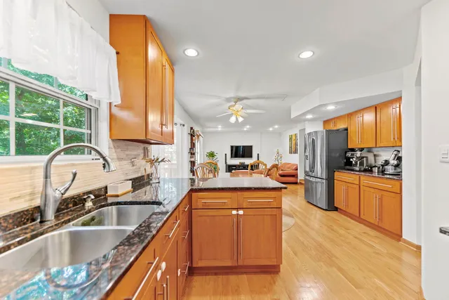 $549,900 | 1108 Oak Ridge Drive, Streamwood, IL 60107