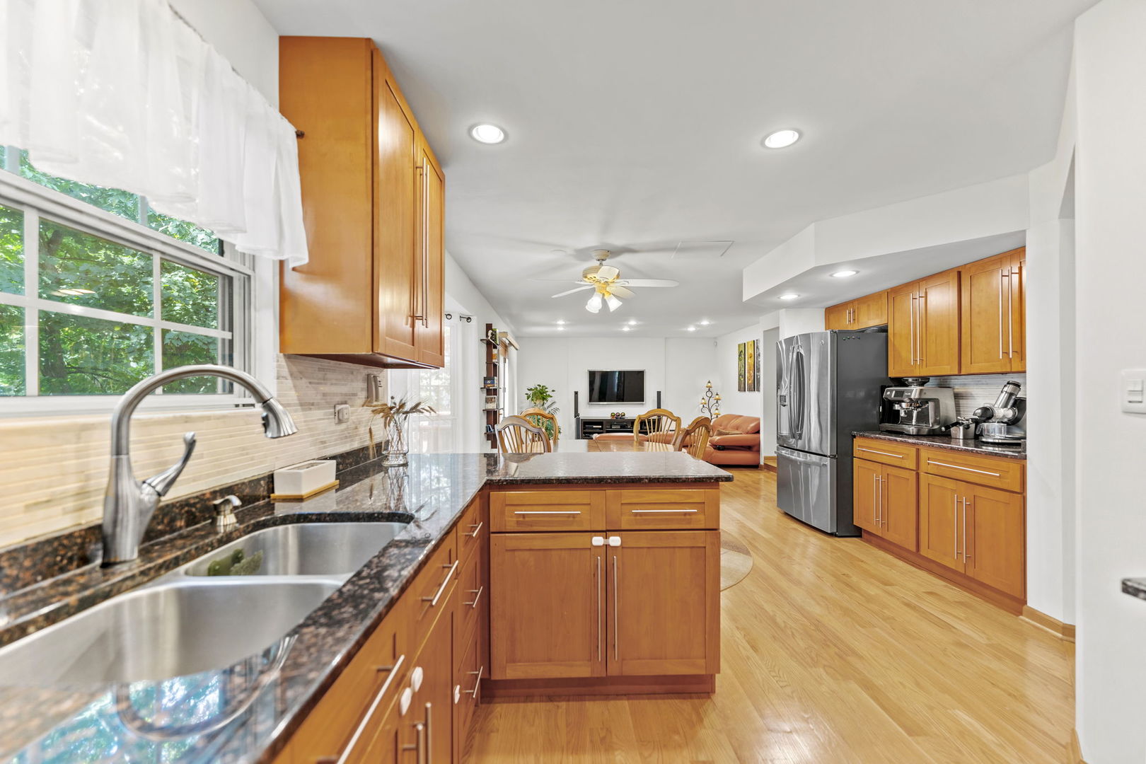 1108 Oak Ridge Drive Streamwood, IL 60107 - Photo 10 of 68