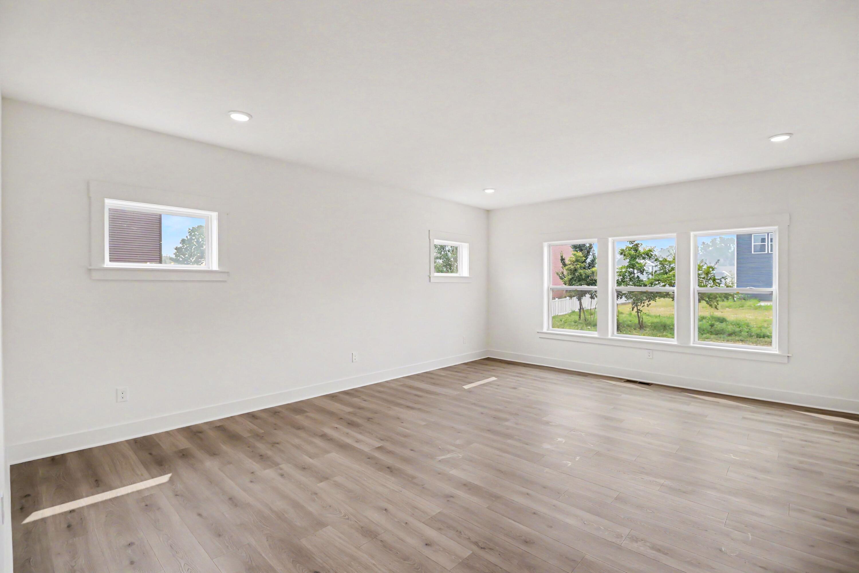 6237 Comiskey Road Stevensville, MI 49127 - Photo 3 of 38 2APP083-E2700 9.0 Great Room3
