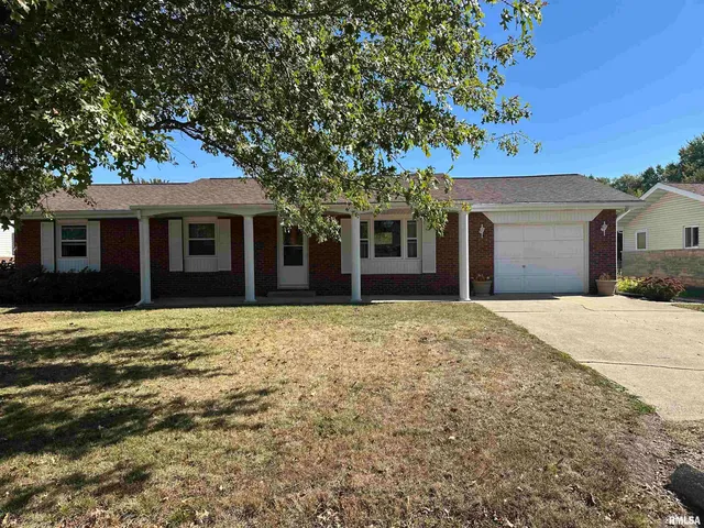 $173,000 | 308 10th Street, Pawnee, IL 62558