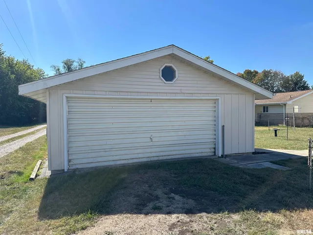 $173,000 | 308 10th Street, Pawnee, IL 62558