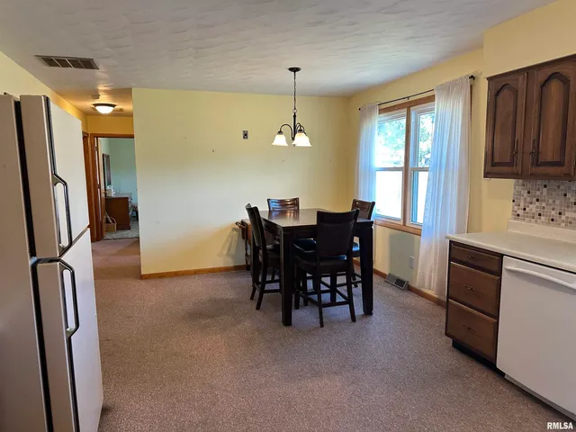 $173,000 | 308 10th Street, Pawnee, IL 62558