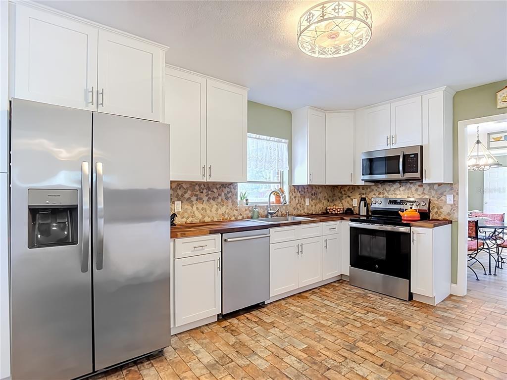 1644 West Socrum Loop Road Lakeland, FL 33810 - Photo 15 of 98 Gallery Image 15