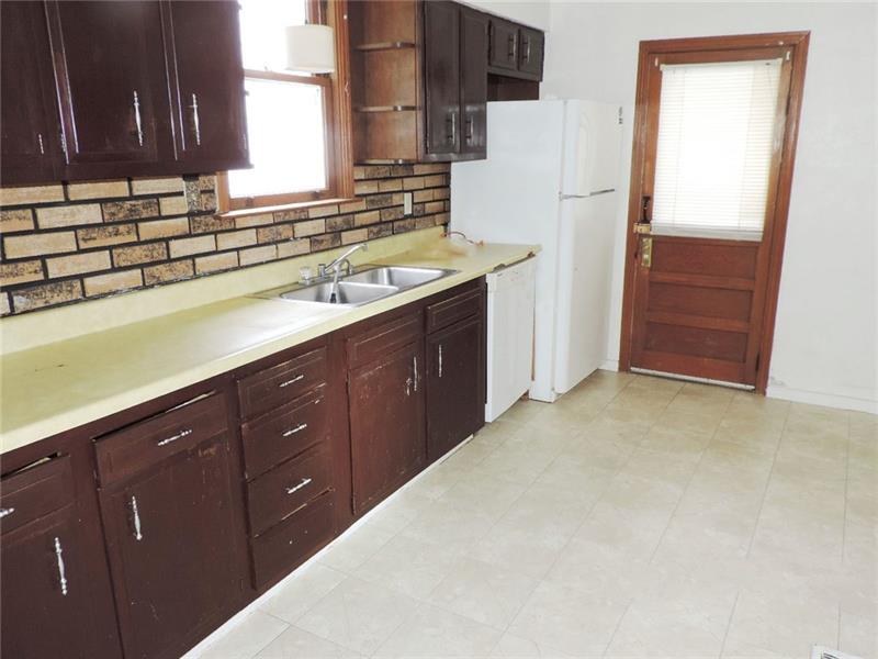 1038 Lessing Street Pittsburgh, PA 15220 - Photo 2 of 17 Gallery Image 2