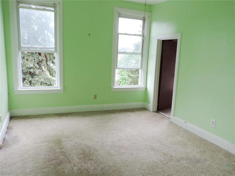 1038 Lessing Street Pittsburgh, PA 15220 - Photo 13 of 17 Gallery Image 13