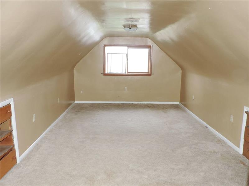 1038 Lessing Street Pittsburgh, PA 15220 - Photo 14 of 17 Gallery Image 14