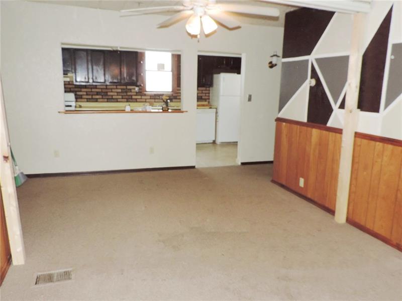 1038 Lessing Street Pittsburgh, PA 15220 - Photo 4 of 17 Gallery Image 4