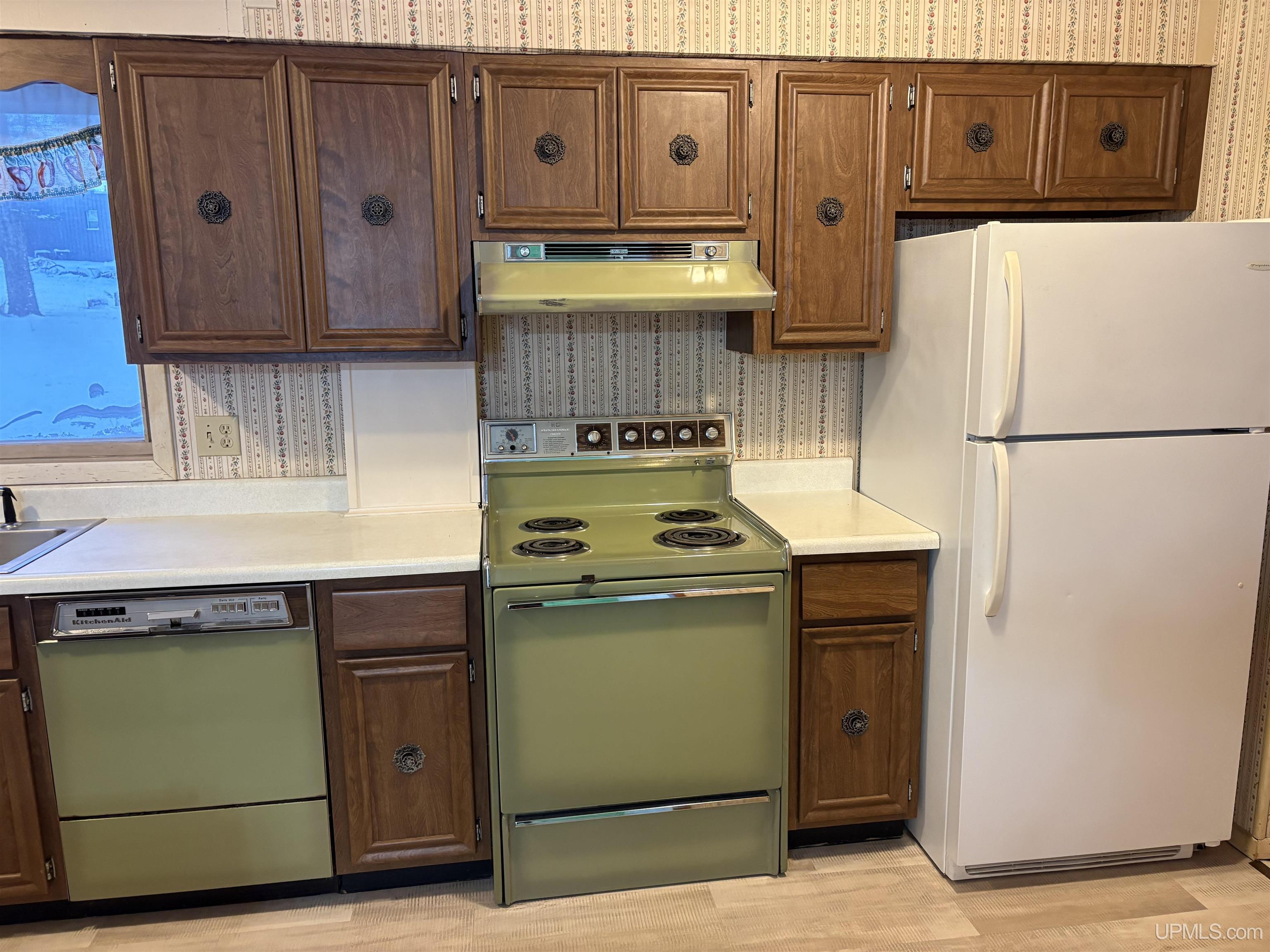 E5095 Sunset Road Ironwood, MI 49938 - Photo 4 of 34