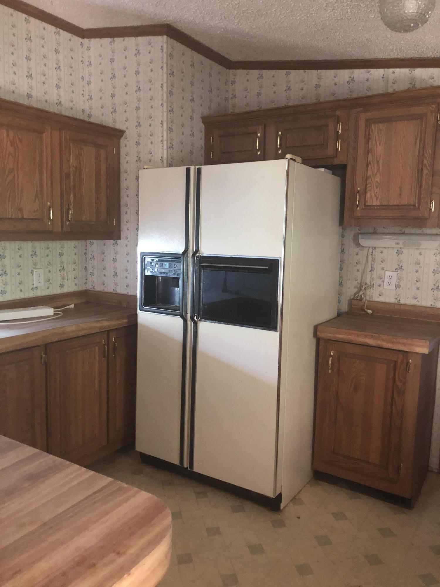 371 Ellis Road Kingston, TN 37763 - Photo 8 of 14 Refrigerator