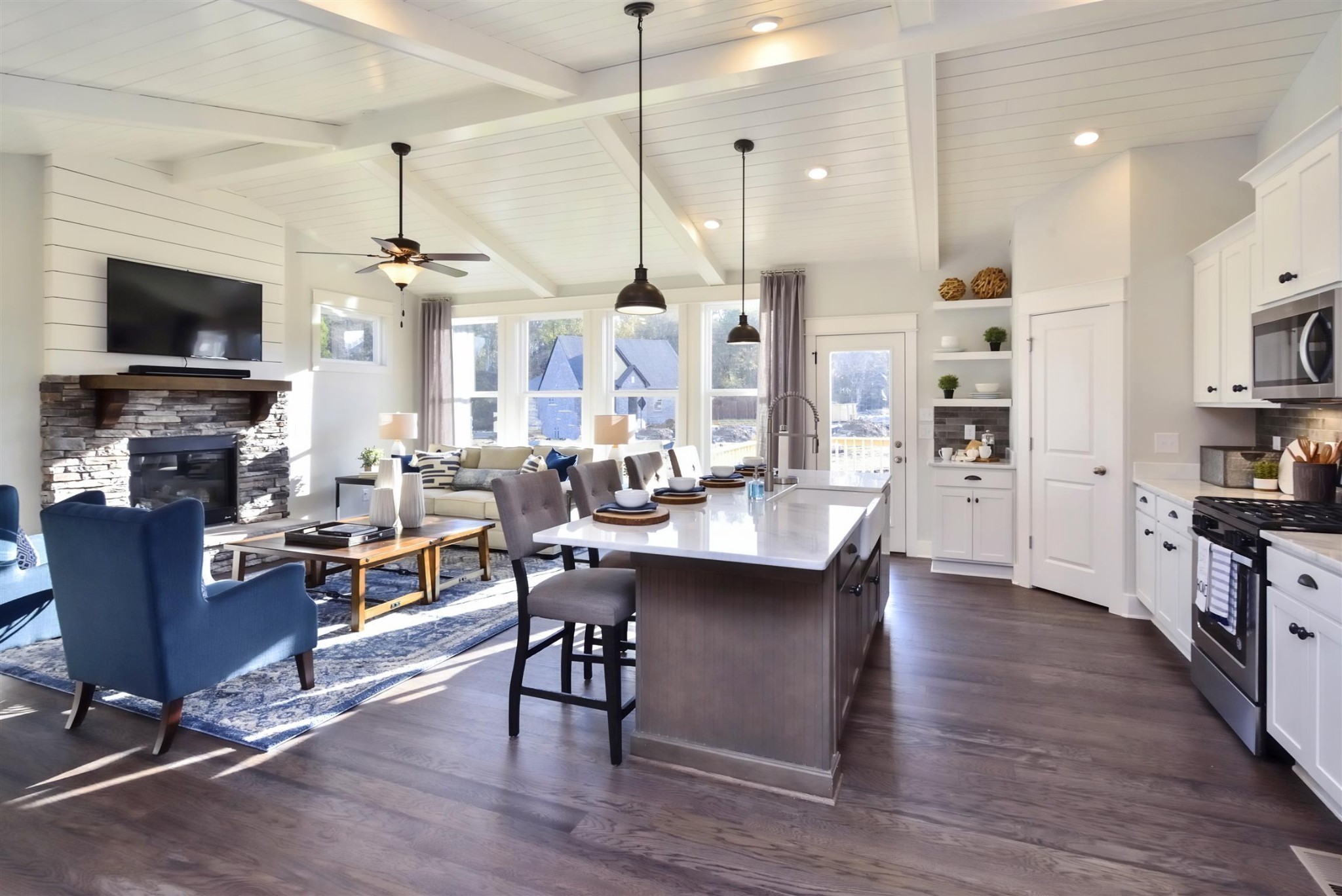 76 Remington Road Lebanon, TN 37090 - Photo 2 of 21 a large kitchen with a table and chairs