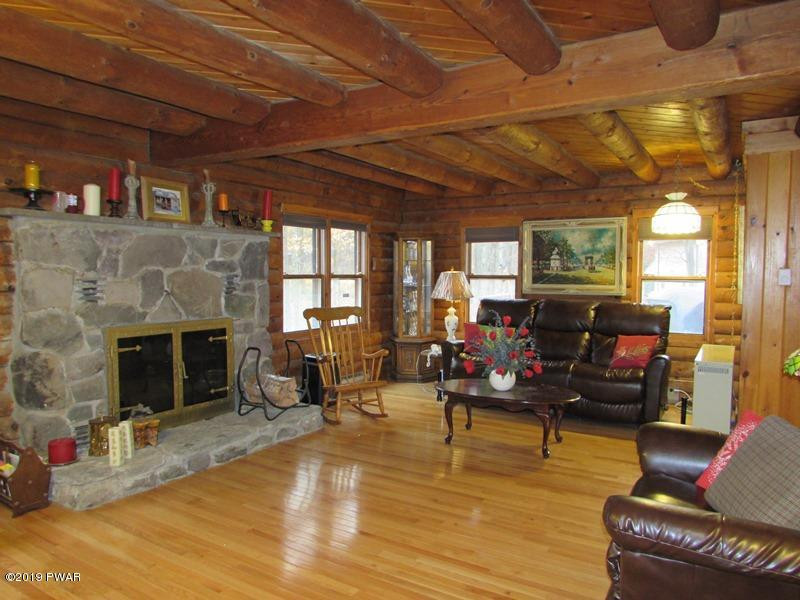 100 Rodeo Drive Hawley, PA 18428 - Photo 5 of 42