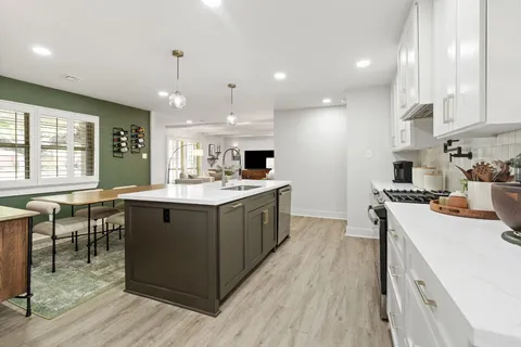 $465,000 | 5113 West 43rd Street, Houston, TX 77092