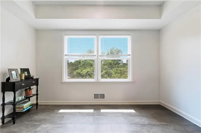 $350,000 | 9317 West 82nd Street, Overland Park, KS 66204