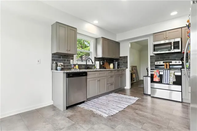 $350,000 | 9317 West 82nd Street, Overland Park, KS 66204