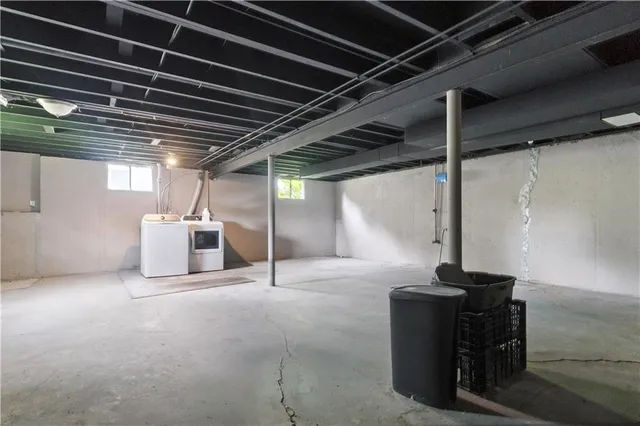 $350,000 | 9317 West 82nd Street, Overland Park, KS 66204