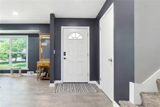 $350,000 | 9317 West 82nd Street, Overland Park, KS 66204