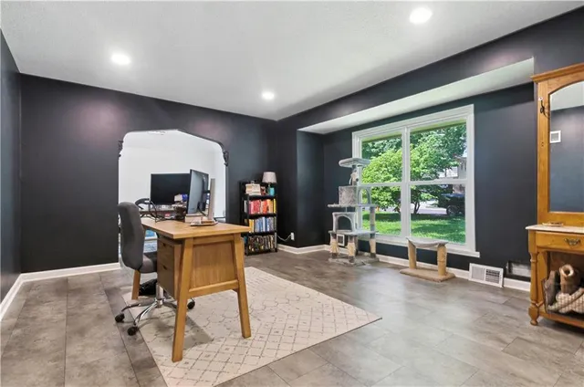 $350,000 | 9317 West 82nd Street, Overland Park, KS 66204