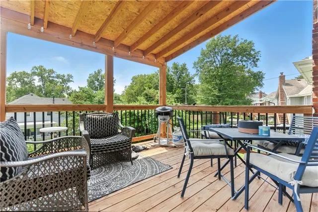 $350,000 | 9317 West 82nd Street, Overland Park, KS 66204