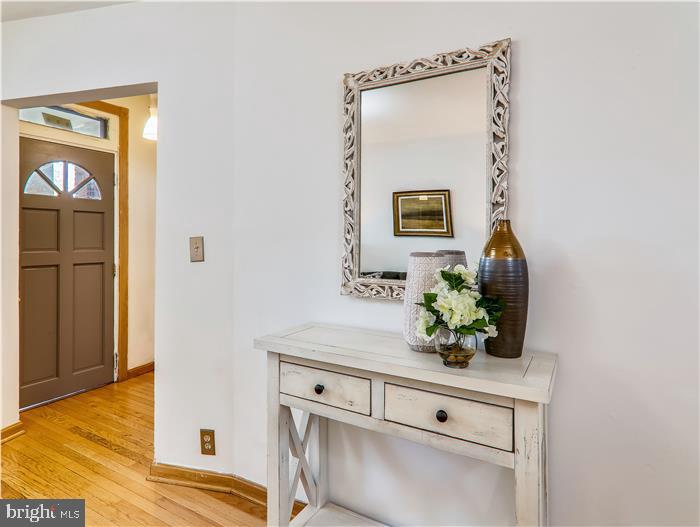 443 17th Street Southeast Washington, DC 20003 - Photo 5 of 31 Bright Entry