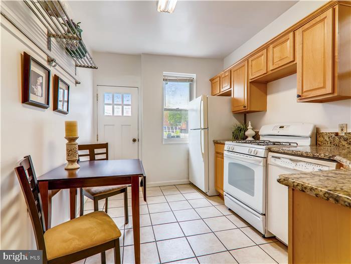 443 17th Street Southeast Washington, DC 20003 - Photo 10 of 31 Eat-In Updated Kitchen