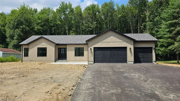 $414,900 | 1672 Rustic Run Road, Warren, OH 44481