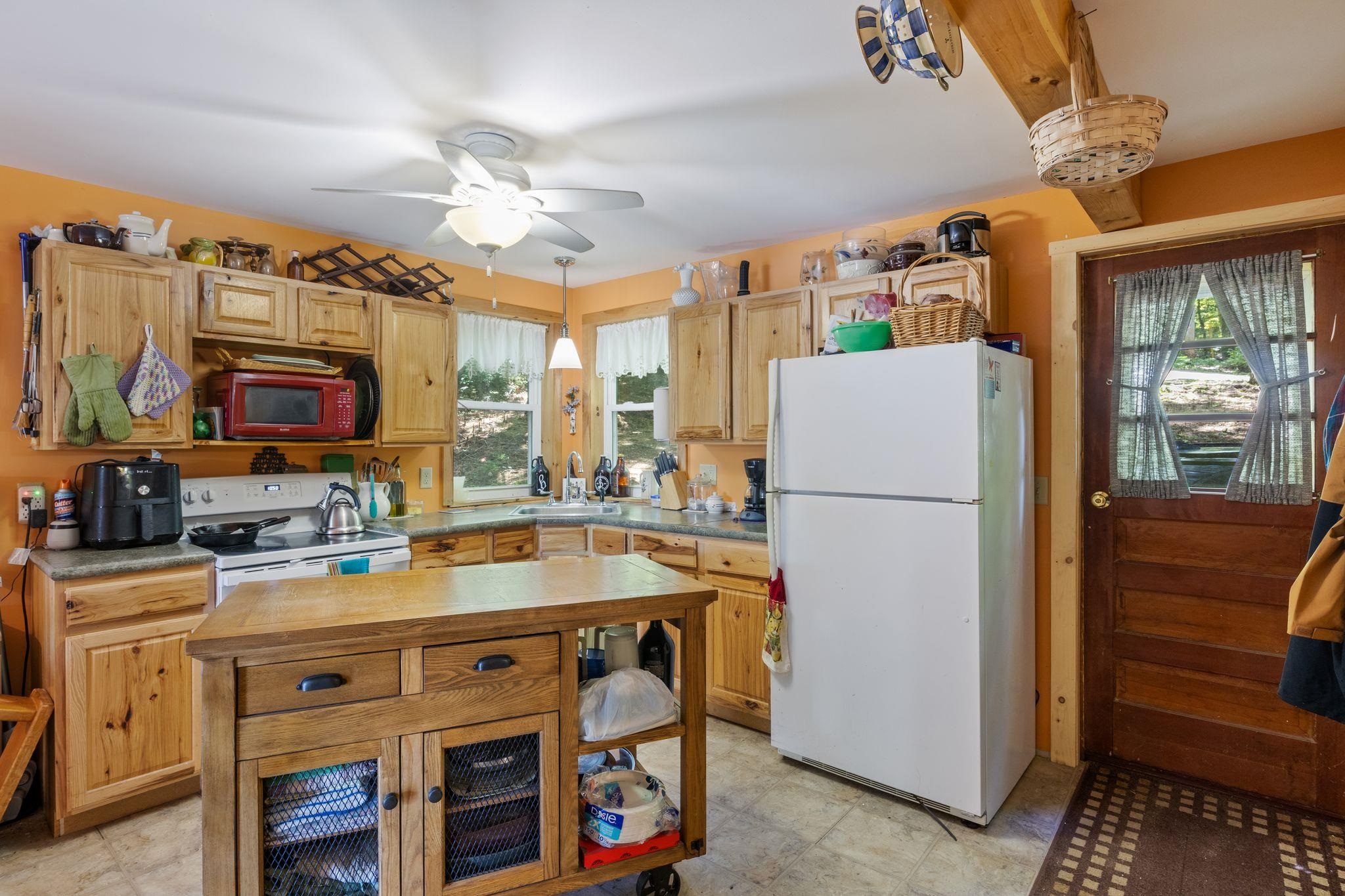 75 Black Cove Road Wakefield, NH 03872 - Photo 4 of 34