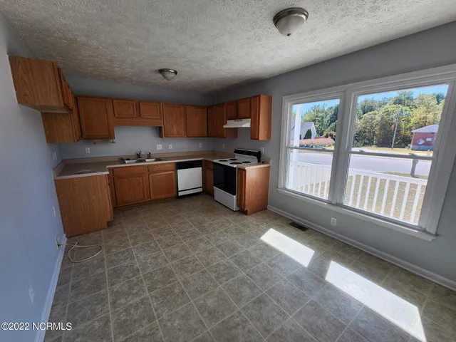 $1,575 | 3550 Lubbock Drive, Hope Mills, NC 28348