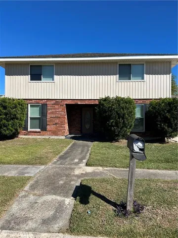 $2,400 | 7215 Claridge Court, New Orleans, LA 70127