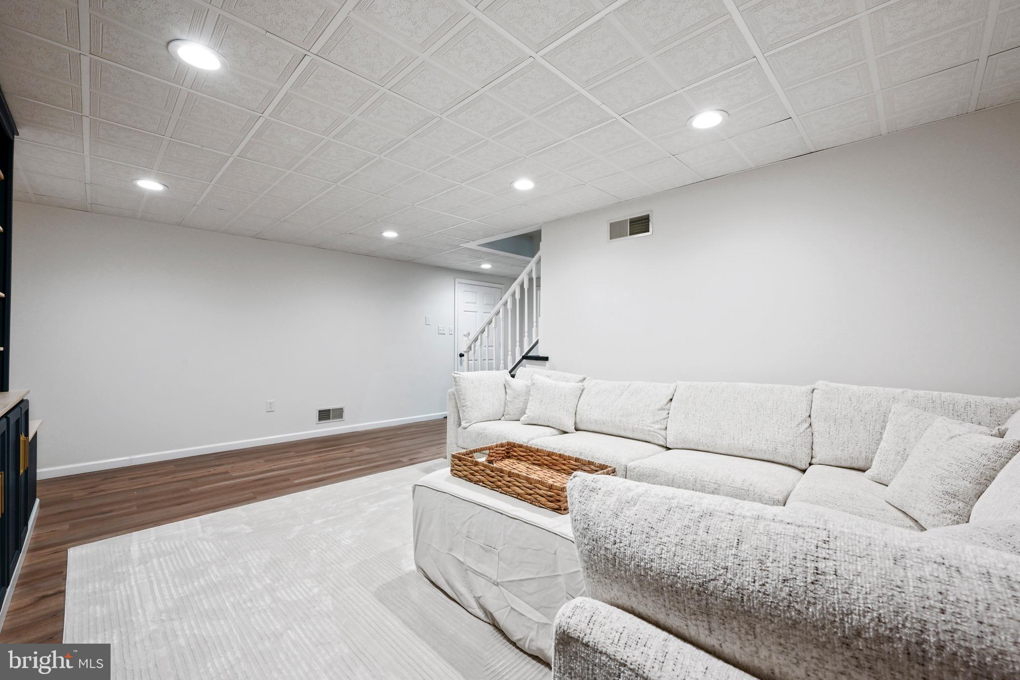 329 Hunter Path Road Hummelstown, PA 17036 - Photo 22 of 37 a living room with furniture