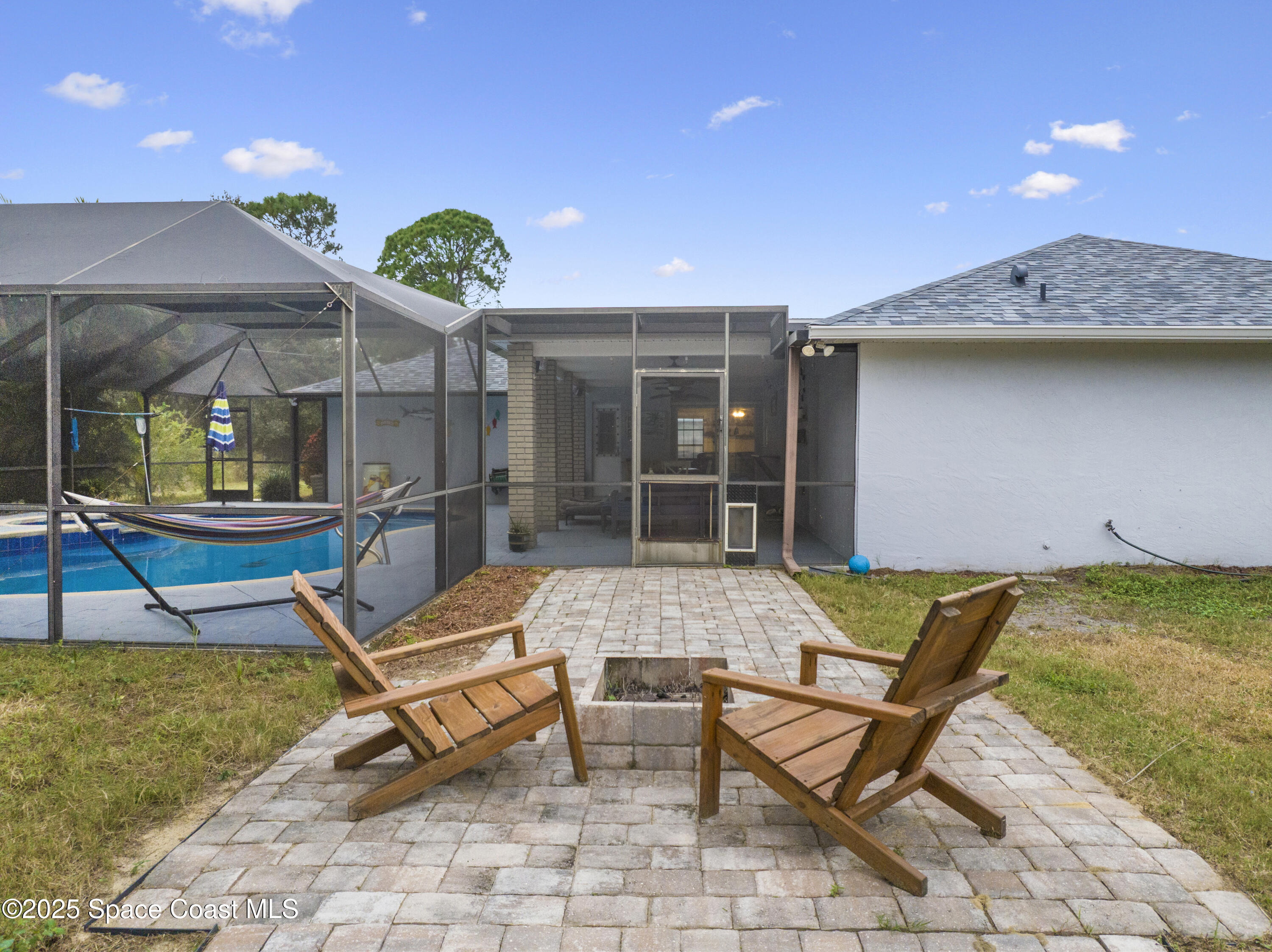 456 Narragansett Street Northeast Palm Bay, FL 32907 - Photo 41 of 43 DJI_20251209160246_0130_D