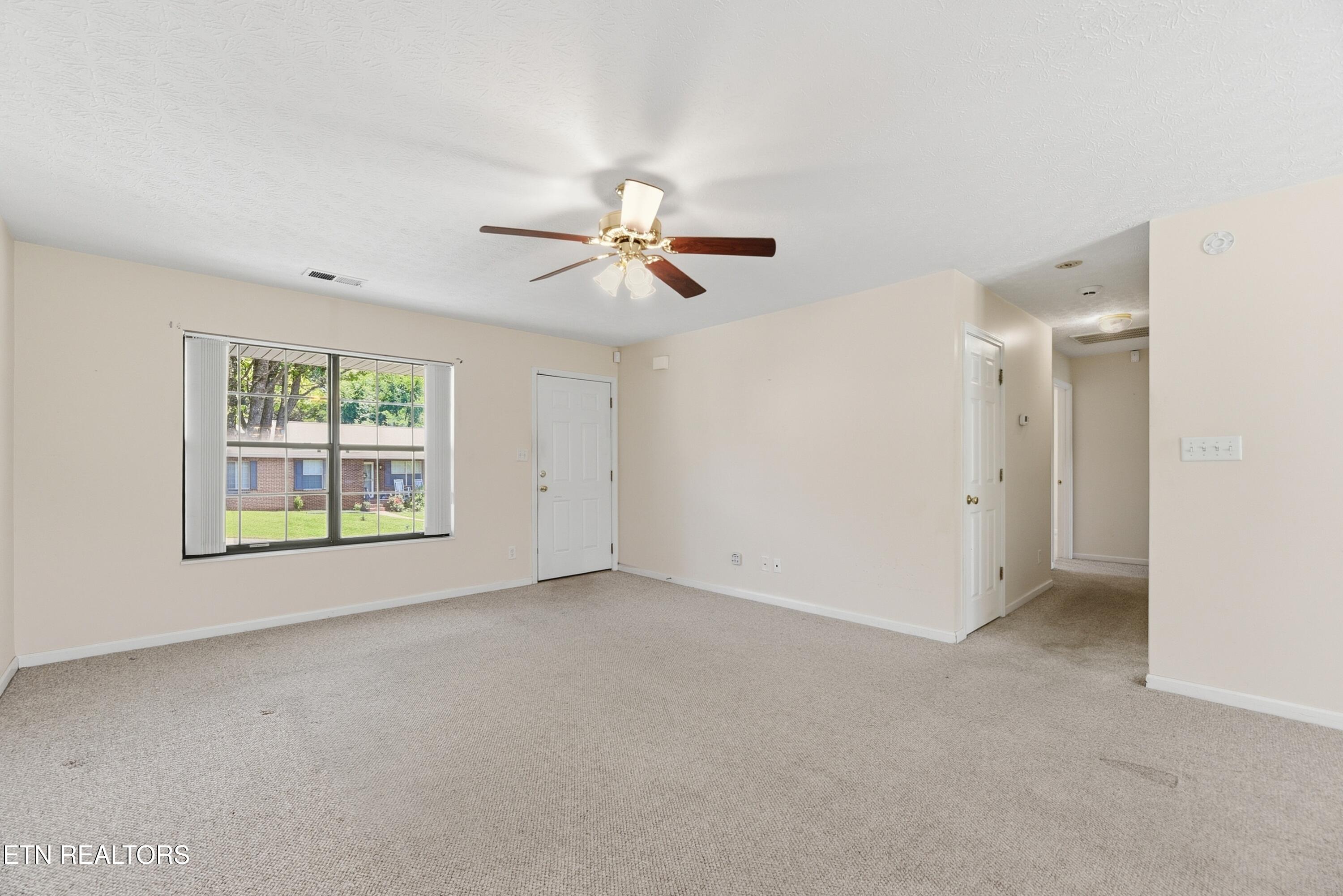 8039 Florence Gardens Road Knoxville, TN 37938 - Photo 7 of 28 Family room