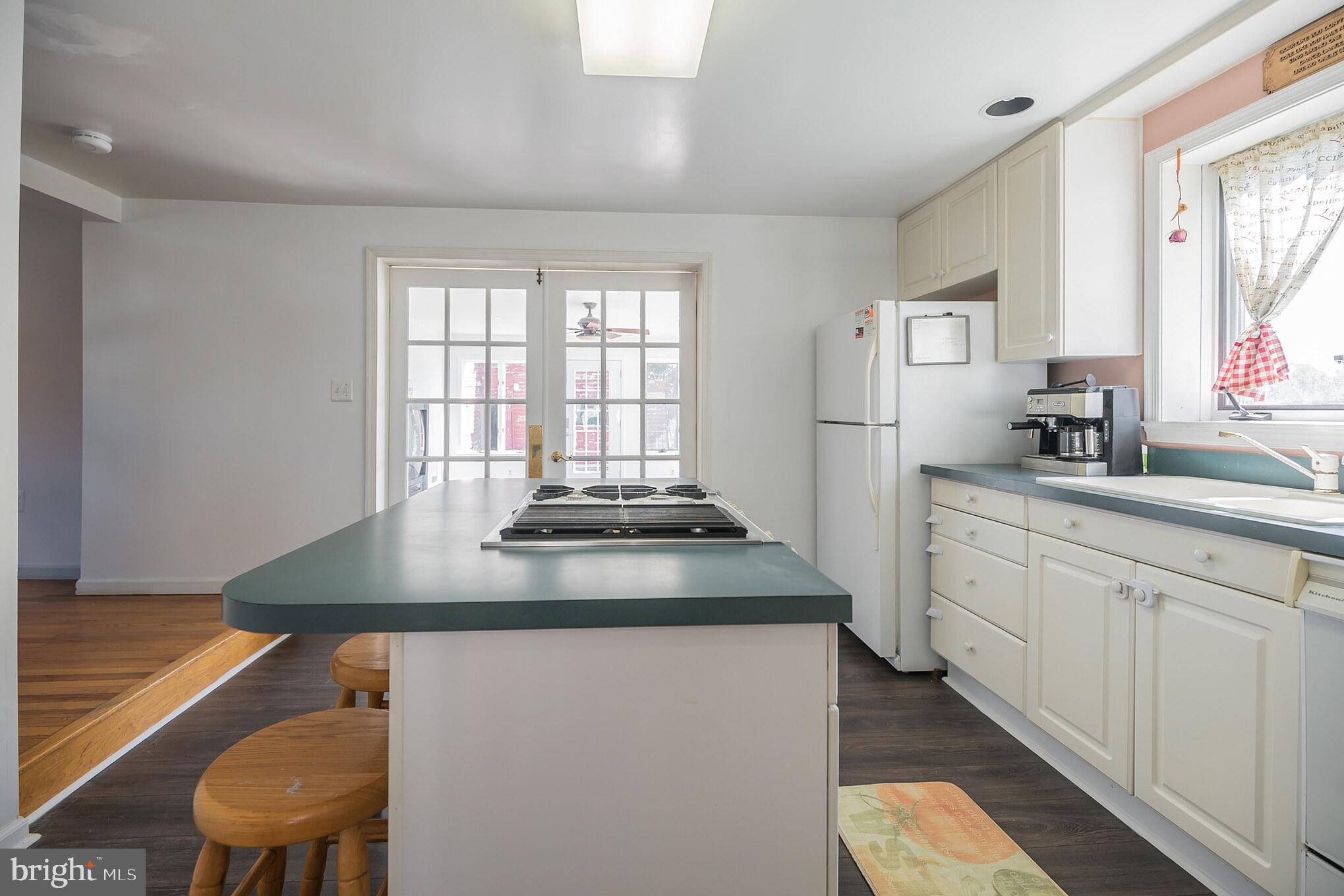 101 Eayrestown Road Southampton, NJ 08088 - Photo 9 of 27 Gallery Image 9