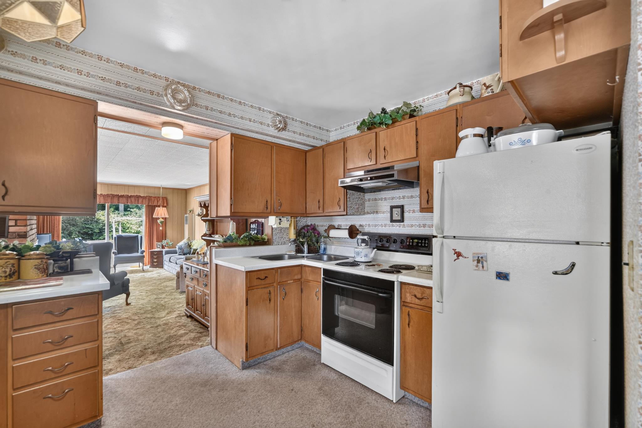 1515 Devonshire Road Jackson, MI 49203 - Photo 23 of 47 Dev kitchen