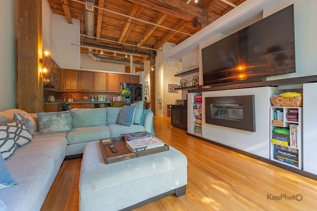 1330 West Monroe Street, Unit 108 Chicago, IL 60607 - Photo 6 of 29 Gallery Image 6