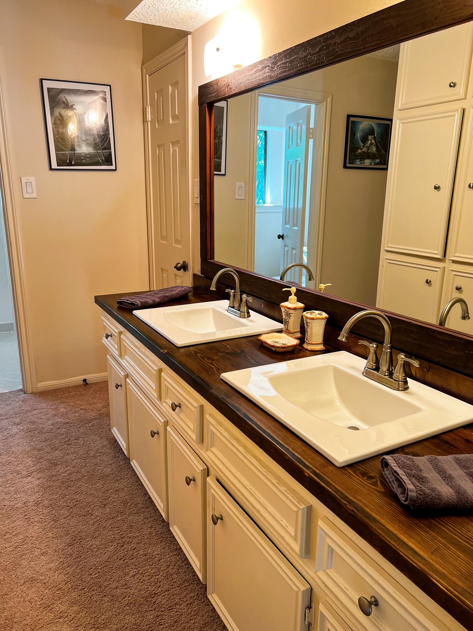 28 Tangle Brush Drive Spring, TX 77381 - Photo 19 of 29 a bathroom with double vanity sink and a mirror