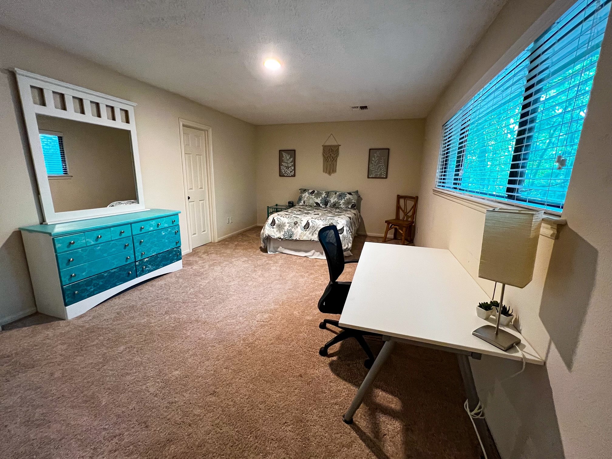 28 Tangle Brush Drive Spring, TX 77381 - Photo 27 of 29 a bed room with furniture and a window