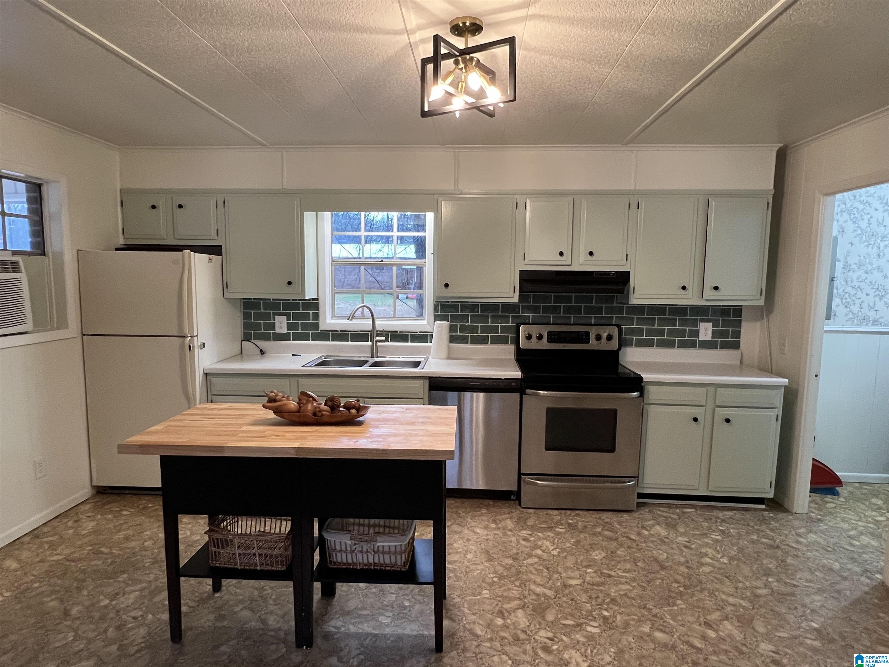 141 Finch Street Vernon, AL 35592 - Photo 2 of 18
