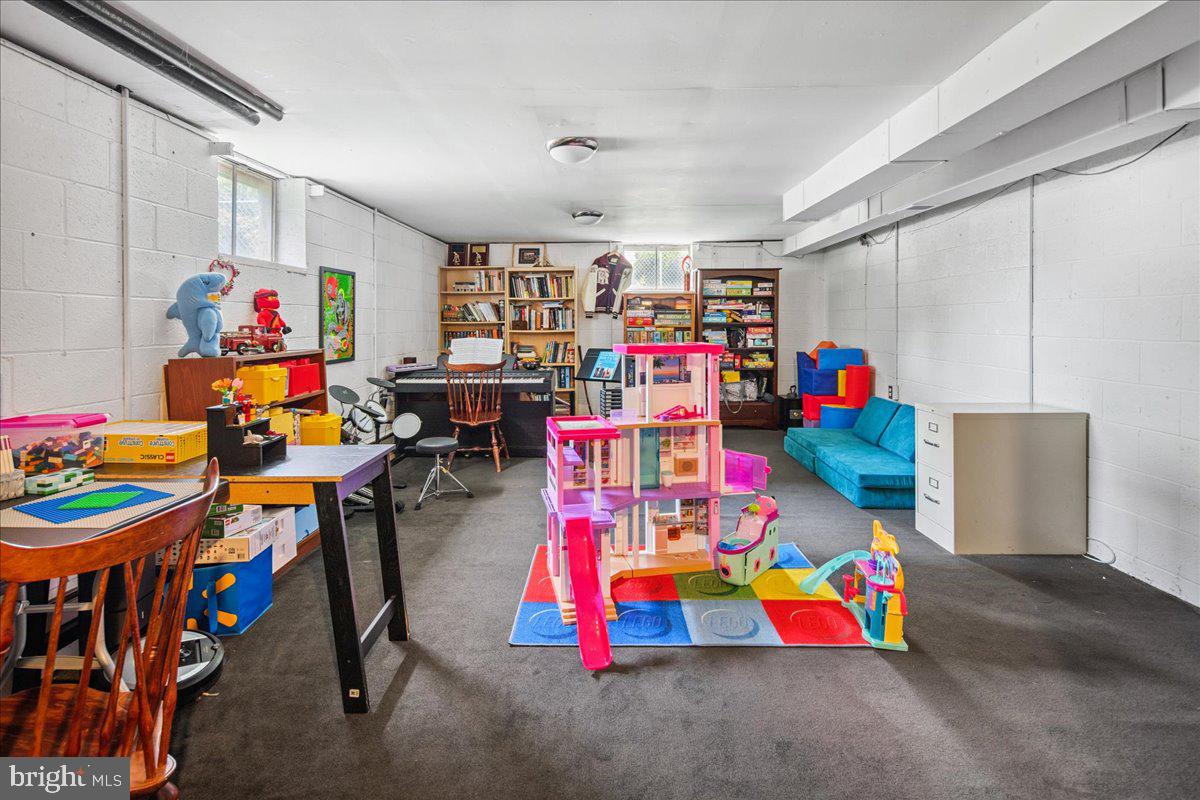 8 High Acres Drive Ewing, NJ 08628 - Photo 31 of 43