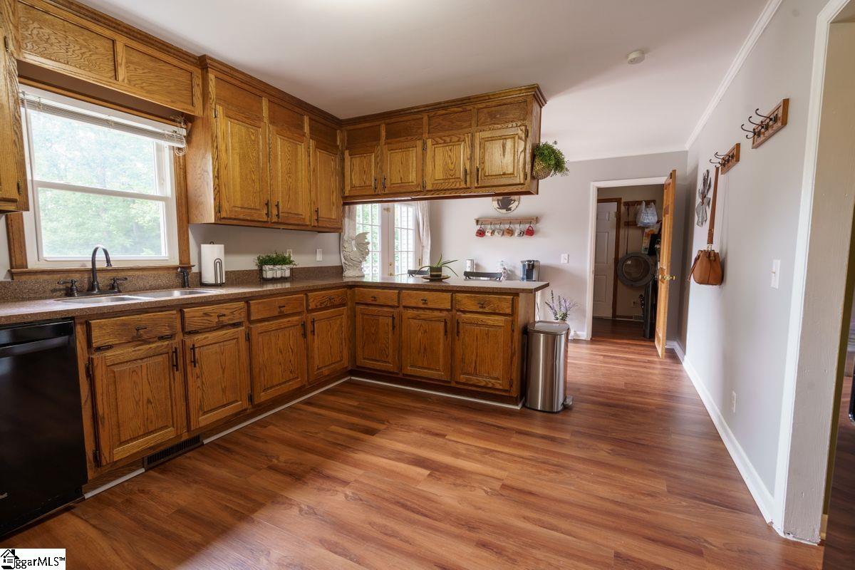 540 McKittrick Bridge Road Fountain Inn, SC 29644 - Photo 10 of 36