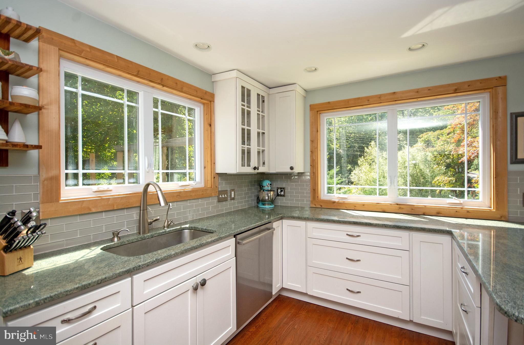 1804 St Margarets Road Annapolis, MD 21409 - Photo 10 of 35 Beautiful granite countertops