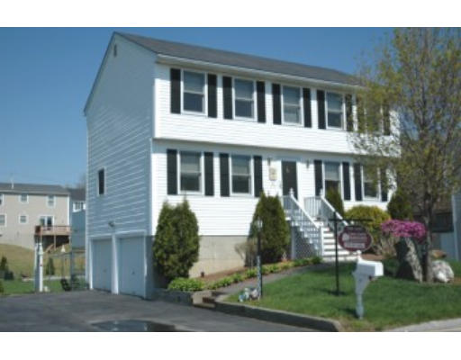 8 Rivers Edge Place Methuen, MA 01844 - Photo 1 of 6 Gallery Image 1