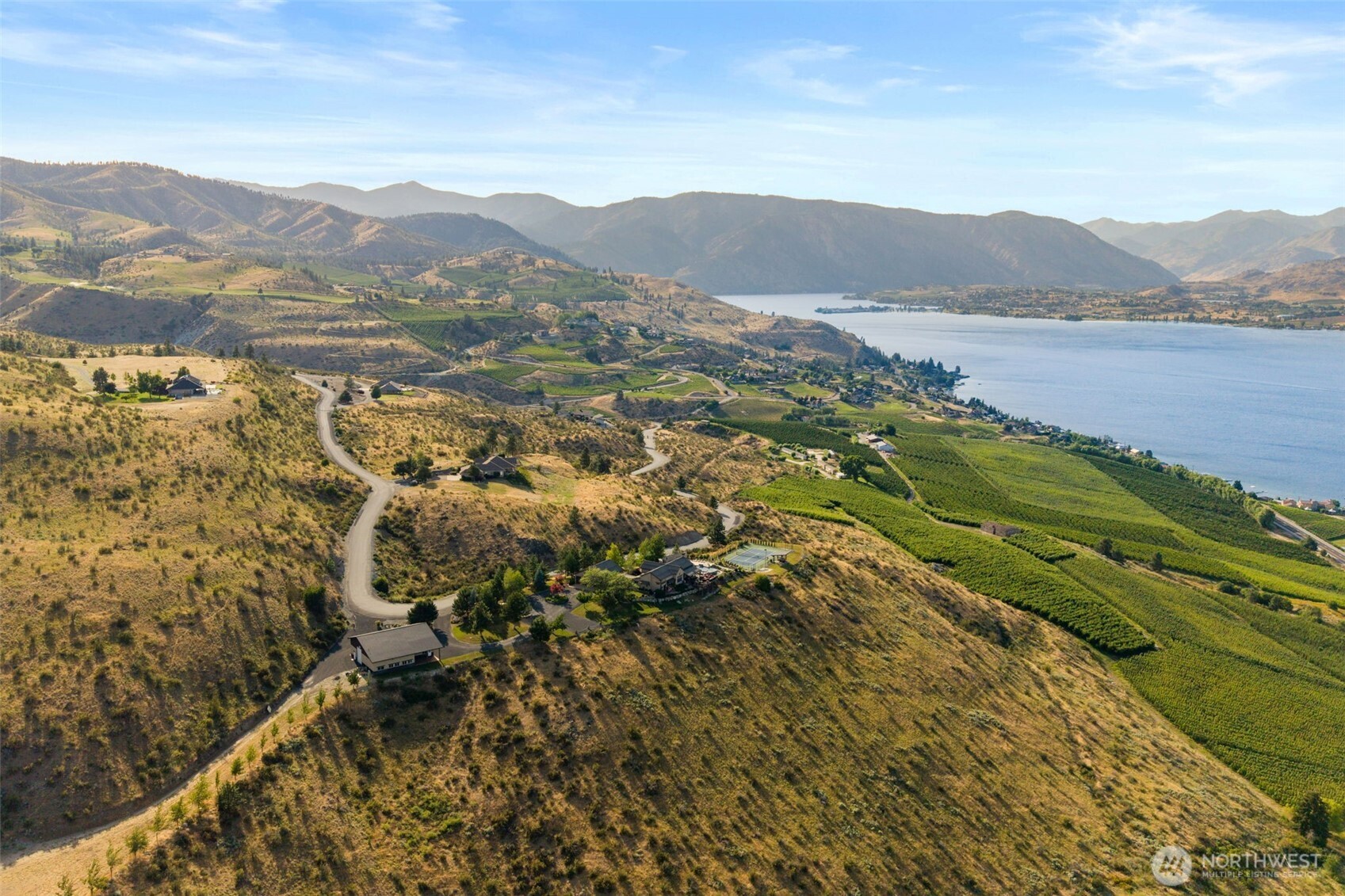 340 Hawks Meadow Road Chelan, WA 98816 - Photo 2 of 40