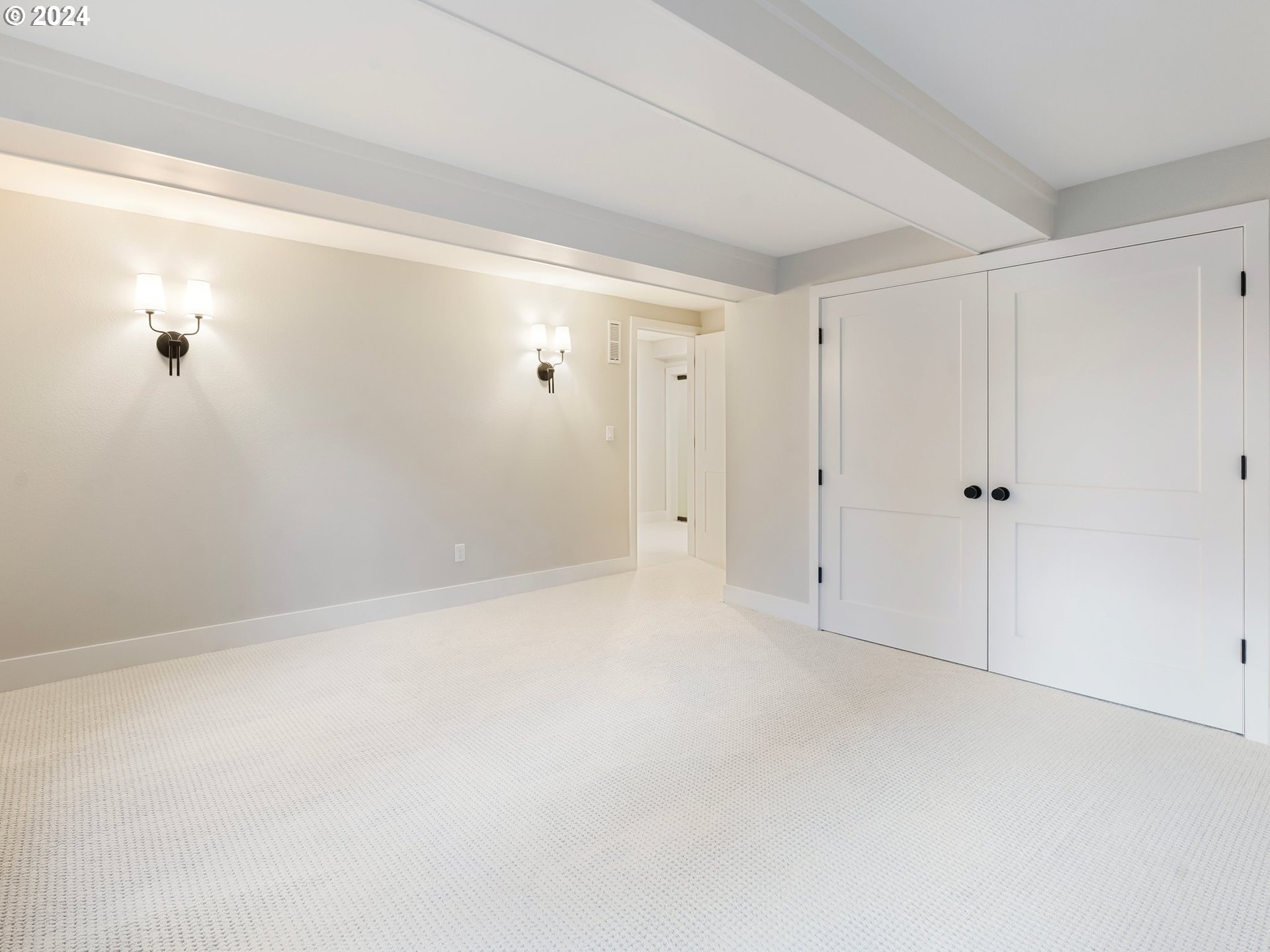 2711 Greentree Road Lake Oswego, OR 97034 - Photo 29 of 42 a view of an empty room