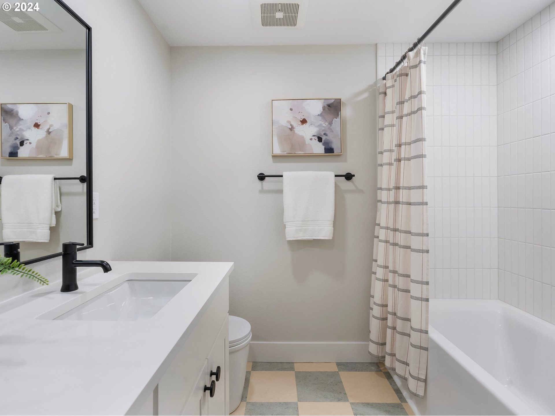 2711 Greentree Road Lake Oswego, OR 97034 - Photo 32 of 42 a bathroom with a sink a toilet and shower