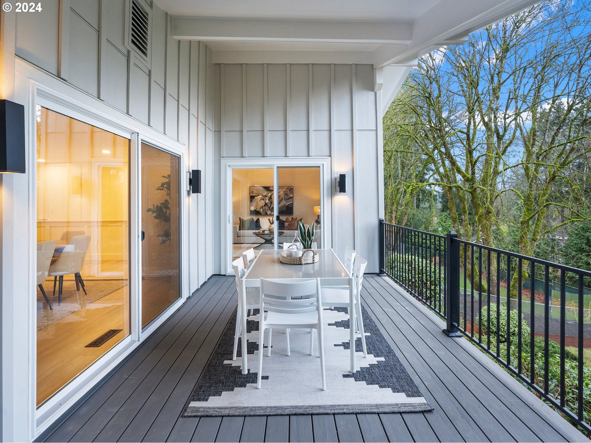 2711 Greentree Road Lake Oswego, OR 97034 - Photo 38 of 42 a view of a balcony with chairs