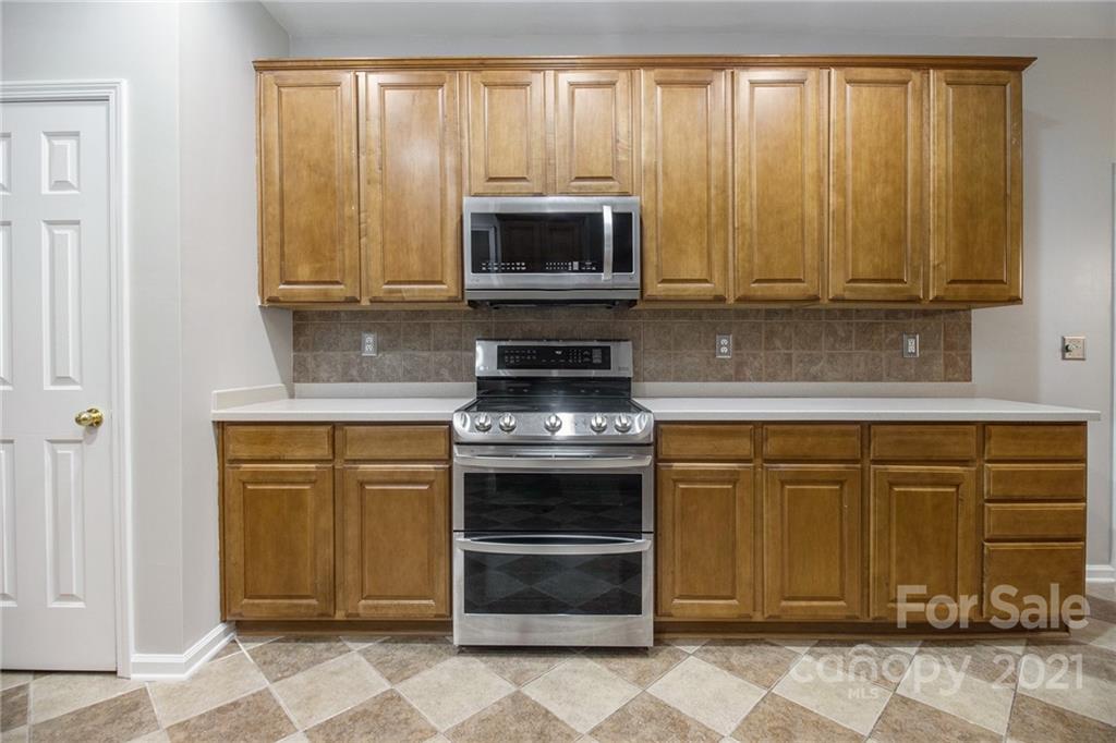 2434 Smith Cove Road Denver, NC 28037 - Photo 5 of 26 Gallery Image 5