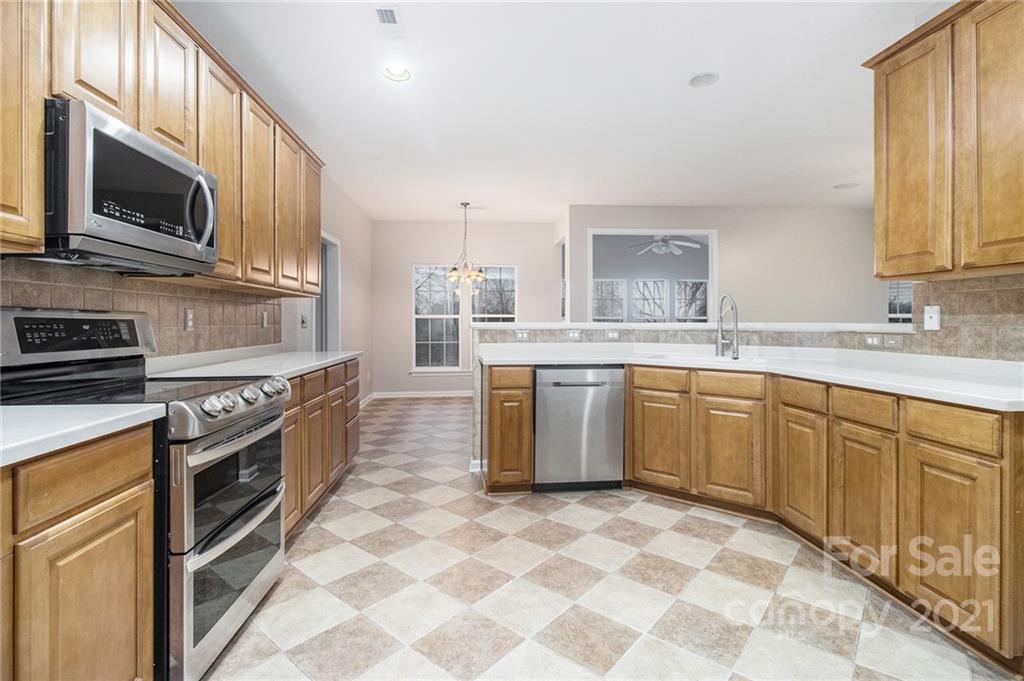 2434 Smith Cove Road Denver, NC 28037 - Photo 7 of 26 Gallery Image 7