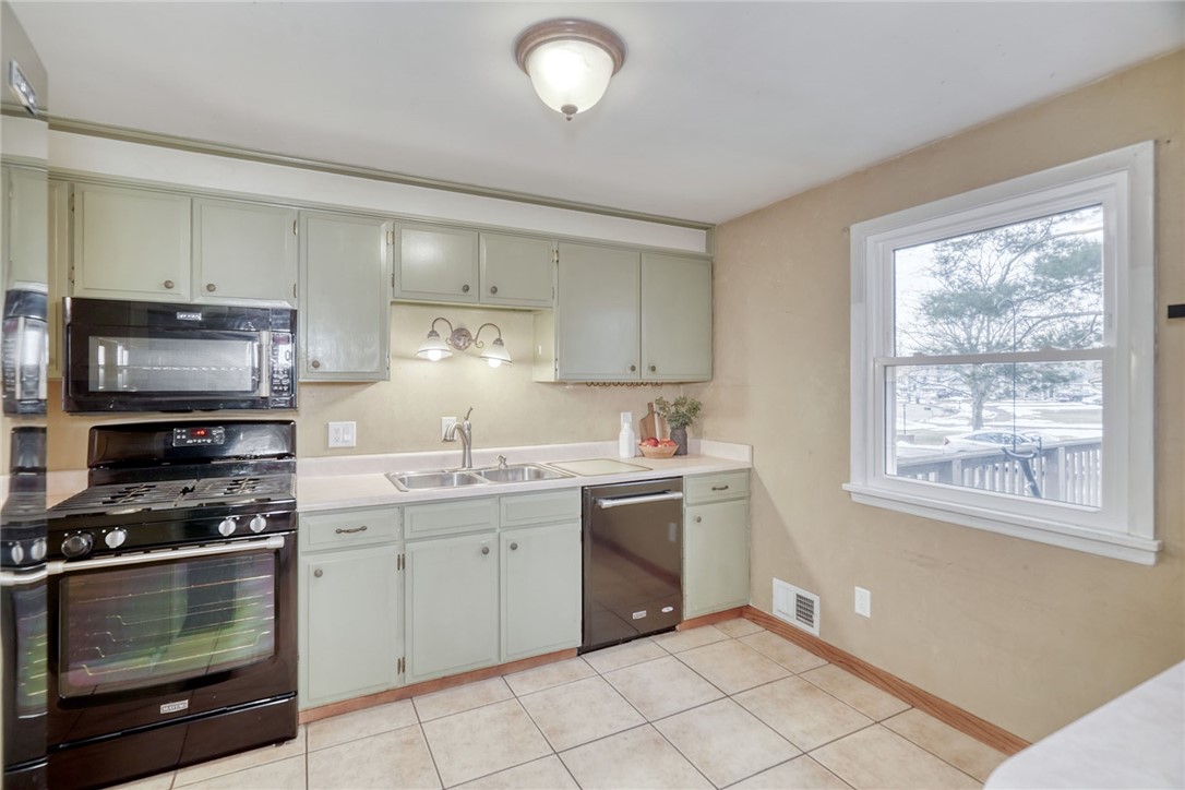 35 Rusty Lane Greece, NY 14626 - Photo 14 of 48